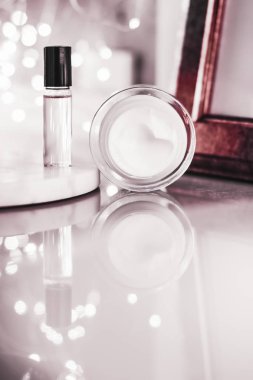 Hassas ciltler için anti-age güzellik yüz nemlendirici krem, luxur