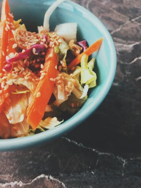 Vejetaryen asya sebze salatası Japon re bir kase servis