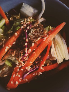 Vejetaryen asya sebze salatası Japon re bir kase servis