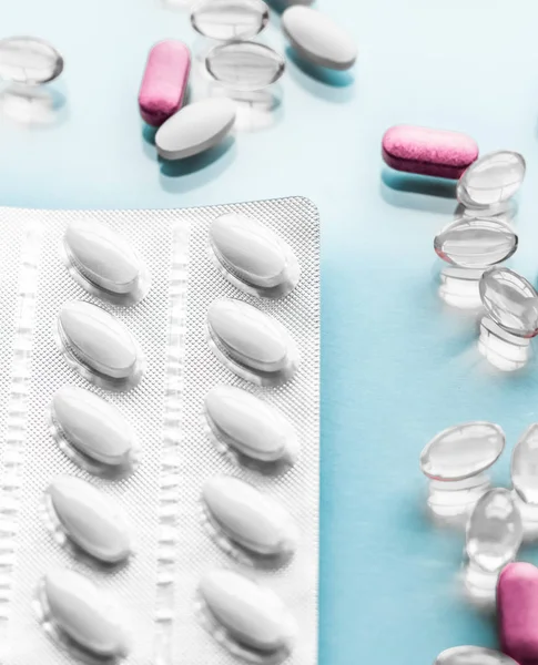 Beslenme için haplar ve kapsüller, yaşlanmayı önleyen güzellik takviyesi.
