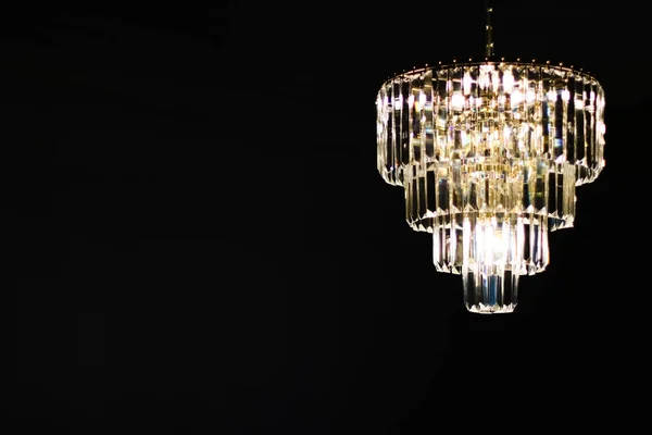 Lustre de luxe avec verre cristal, design d'intérieur et maison d — Photo