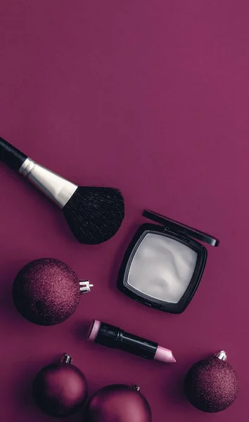 Make-up und Kosmetik-Set für die Weihnachtszeit der Beauty-Marke — Stockfoto