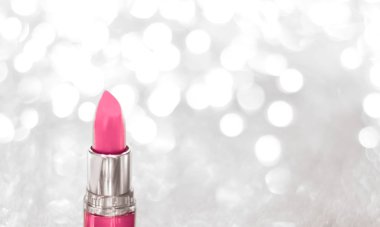 Gümüş Noel 'de pembe ruj, Yeni Yıl ve Sevgililer Günü 
