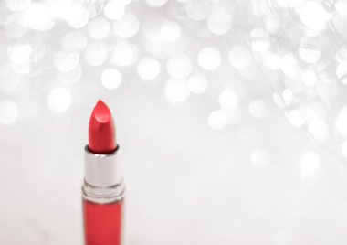 Gümüş Noel 'de mercan ruju, Yeni Yıl ve Sevgililer Günü