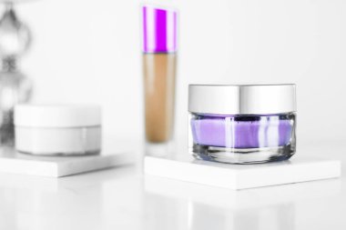 Hassas cilt için güzellik kremi, lüks kaplıca.