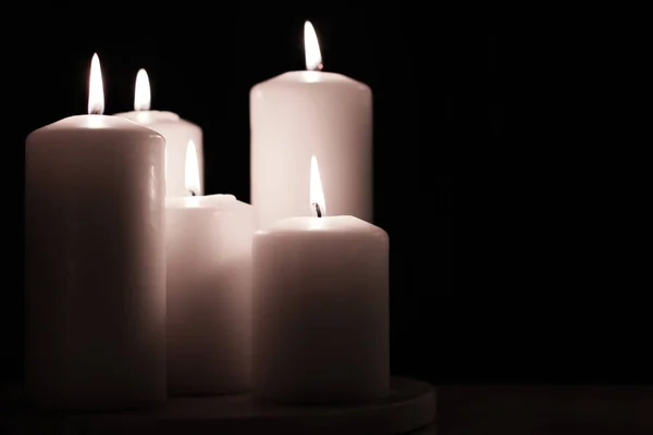 Aromatic white jasmin candles set at night, Christmas, New Years — Stock Photo, Image