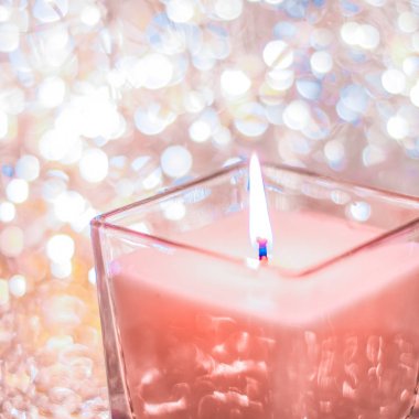 Noel 'de mercan aromalı mum ve yeni yıl ışıltısı geri tepti