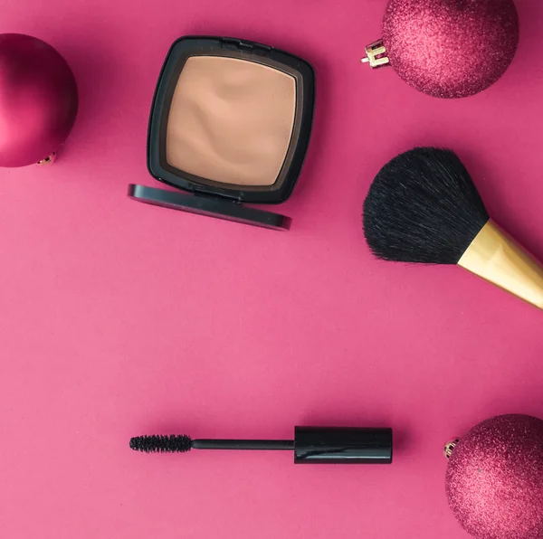 Set de produits de maquillage et cosmétiques pour la marque de beauté Christmas sal — Photo