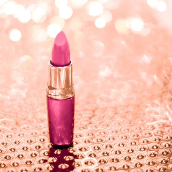 Рожева губна помада на рожевому золоті Різдво, нові роки та Валентини Д. — стокове фото
