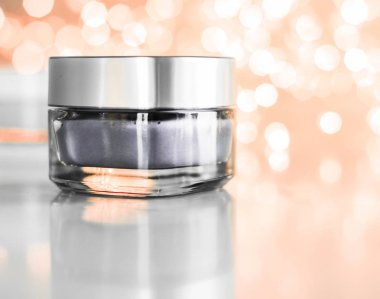 Hassas cilt için güzellik kremi, lüks kaplıca.