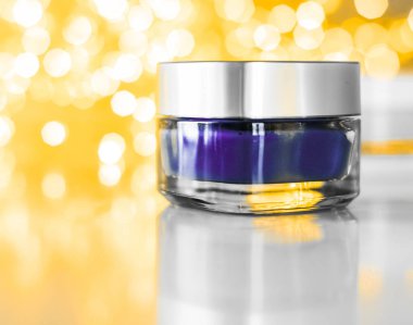 Hassas cilt için güzellik kremi, lüks kaplıca.