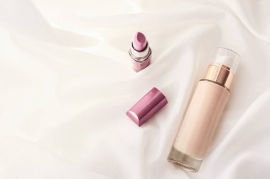 Bej tonal krem şişesi makyaj sıvısı temel ve pembe 