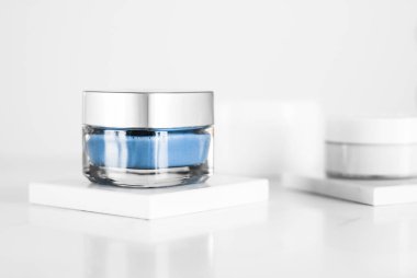 Hassas cilt için güzellik kremi, lüks kaplıca.