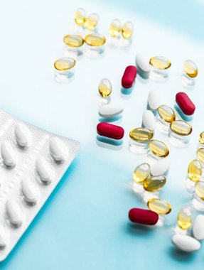 Beslenme için haplar ve kapsüller, yaşlanmayı önleyen güzellik takviyesi.