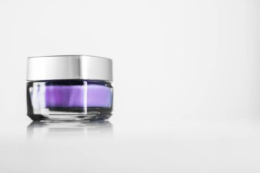 Hassas cilt için güzellik kremi, lüks kaplıca.