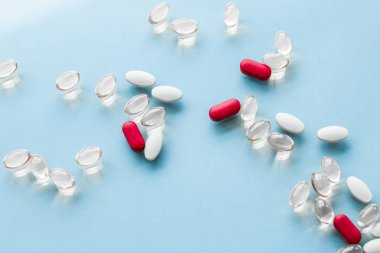 Beslenme için haplar ve kapsüller, yaşlanmayı önleyen güzellik takviyesi.