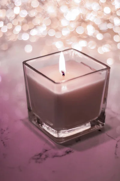 Schokolade aromatische Kerze auf Weihnachten und Neujahr glitter bac — Stockfoto