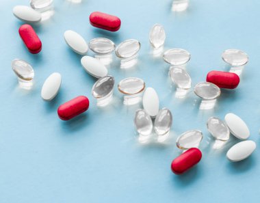 Beslenme için haplar ve kapsüller, yaşlanmayı önleyen güzellik takviyesi.