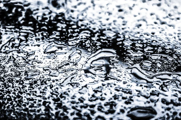 Текстура воды абстрактный фон, аквакапли на серебряном стекле, как — стоковое фото