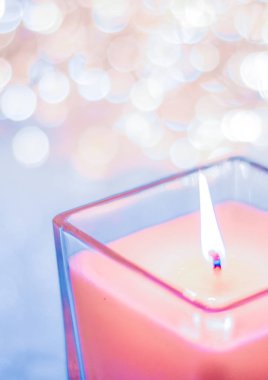 Noel 'de mercan aromalı mum ve yeni yıl ışıltısı geri tepti