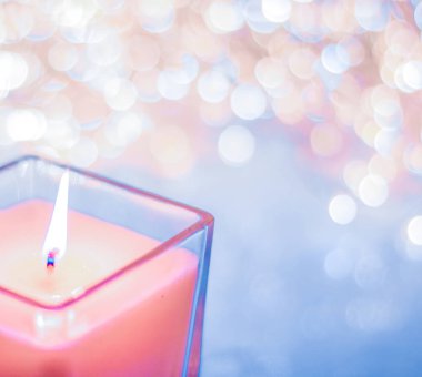 Noel 'de mercan aromalı mum ve yeni yıl ışıltısı geri tepti