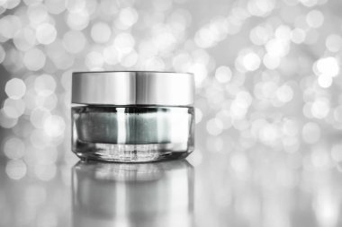 Hassas cilt için güzellik kremi, lüks kaplıca.