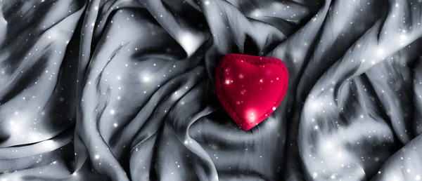 Dia dos Namorados fundo abstrato, presente de jóias em forma de coração — Fotografia de Stock