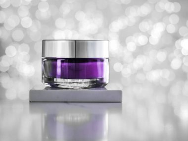 Hassas cilt için güzellik kremi, lüks kaplıca.