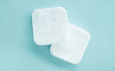 Nane arkaplan, kozmetik ve makyaj malzemelerinde organik pamuk pedleri