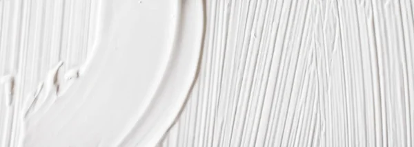 Косметика абстрактный текстурный фон, белая акриловая кисть — стоковое фото