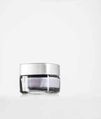 Hassas cilt için güzellik kremi, lüks kaplıca.