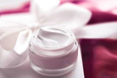 Güzellik yüz kremi cilt nemlendirici, lüks spa kozmetik ve natu