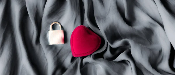 Valentines fond abstrait, cadeau de bijoux en forme de coeur — Photo