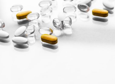 Beslenme için haplar ve kapsüller, yaşlanmayı önleyen güzellik takviyesi.