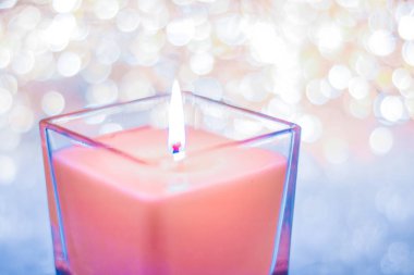 Noel 'de mercan aromalı mum ve yeni yıl ışıltısı geri tepti