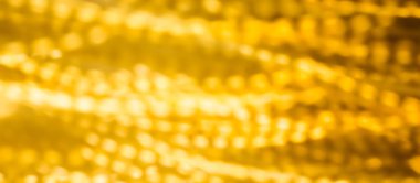 Göz kamaştırıcı altın, pırıl pırıl, lüks tatil geçmişi.