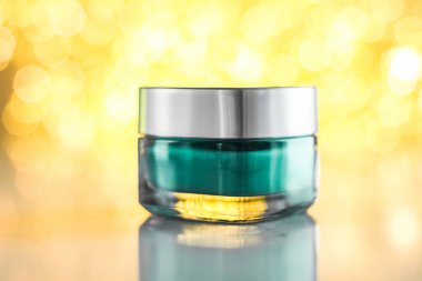 Güzellik maskesi, lüks nemlendirici kozmetik ürün.