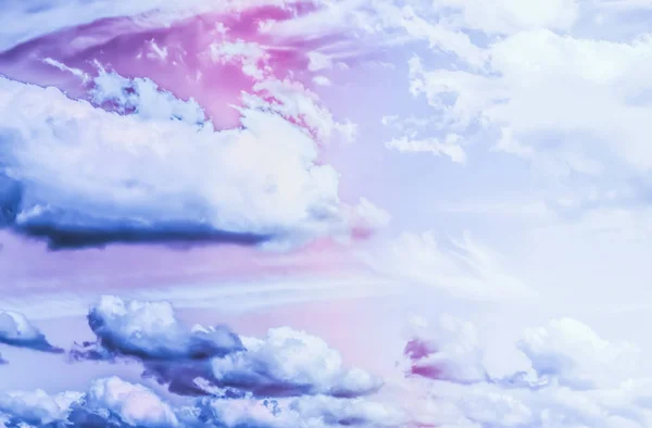 Drømmende surrealistisk himmel som abstrakt kunst, pastellfarger... – stockfoto