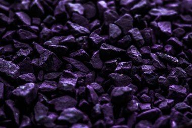 Mor taş çakıl taşları soyut arkaplan dokusu, manzara...