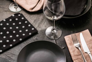 Bej peçeteli boş sofra takımı, yemek tasarım malzemesi, d