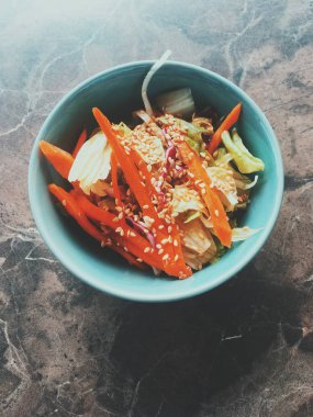 Vejetaryen asya sebze salatası Japon re bir kase servis