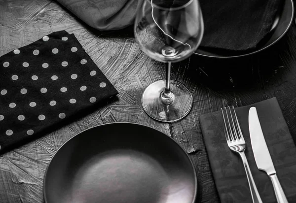 Siyah peçeteli boş sofra takımı, yemek tasarım malzemeleri, d