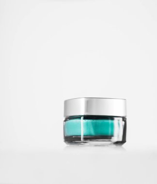 Hassas cilt için güzellik kremi, lüks kaplıca.