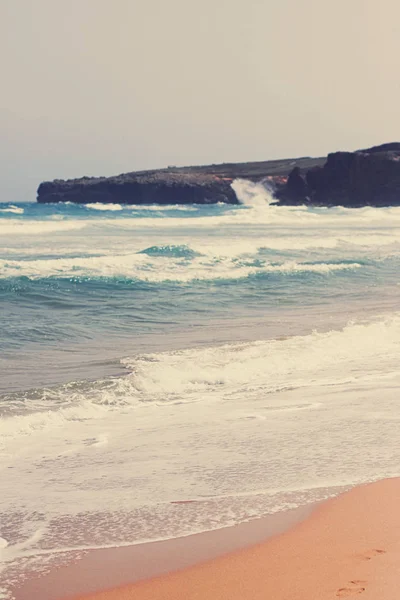 Oceano vista costa, viagem perfeita e destino de férias — Fotografia de Stock