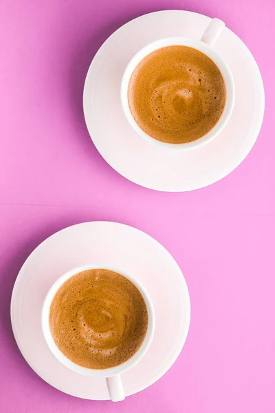 Kopp hett franskt kaffe som frukost drink, flatlay cups på stift — Stockfoto