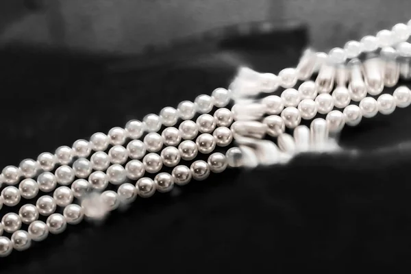 Jewelry Branding Gems Concept Coastal Jewellery Fashion Pearl Necklace Black — Stock Photo, Image