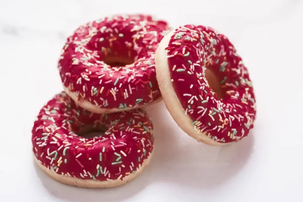 Bäckerei Branding Und Café Konzept Milchbestreute Donuts Süßes Gebäck Dessert — Stockfoto