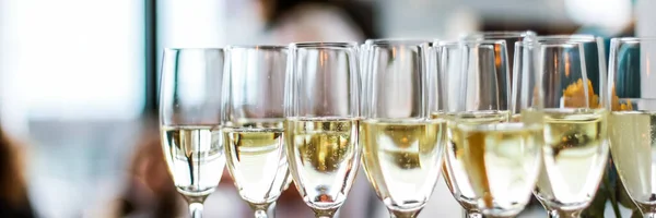 Glas Champagne Mousserende Wijn Geserveerd Liefdadigheidsevenement Alcoholische Dranken Close — Stockfoto