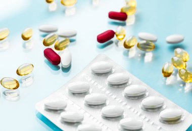 Virüs koruması için haplar, kapsüller ve probiyotikler, sağlık ve ilaç, yakın çekim