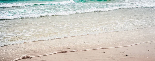 Prachtige Zee Oceaan Horizon Uitzicht Kust Van Tropische Zandstrand Zomer — Stockfoto